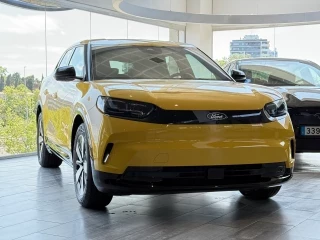 Ford Capri Select R. Extendido RWD 77kWh 286CV Km0 – vista trasera completa