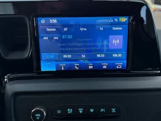 Pantalla central Ford Transit Courier Kombi Trend nuevo