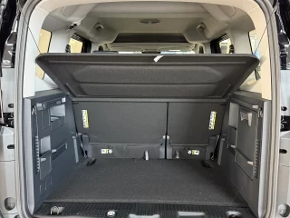 Maletero abierto Ford Tourneo Courier Active Km0 – capacidad de carga
