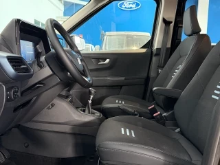 Interior Ford Tourneo Courier Active 1.0 EcoBoost Km0 – asientos delanteros