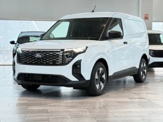 Ford Transit Courier Van BEV nuevo – vista frontal