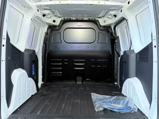 Maletero y zona de carga Ford Transit Courier Van BEV nuevo