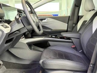 Interior Ford Puma Gen-E Premium Km0 – asientos delanteros