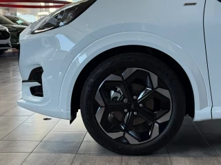 Detalle llanta original Ford Puma ST-Line X MHEV Auto Km0