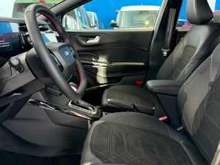 Interior Ford Puma ST-Line X MHEV Auto Km0 – asientos delanteros