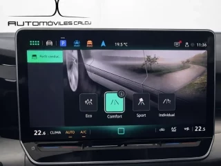 Cuadro digital central del Volkswagen Golf Más 2.0 TDI 85kW (115CV).