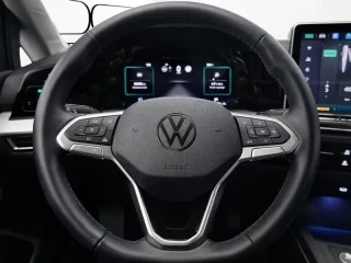 Volante multifunción del Volkswagen Golf Más 2.0 TDI 85kW (115CV).