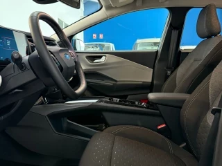 Interior Ford Puma Gen-E Base Km0 – asientos delanteros