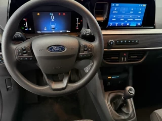 Volante y pantalla juntos Ford Transit Courier Van Trend nuevo