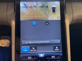 Pantalla con cámara de marcha atrás Ford Explorer EV Premium Km0