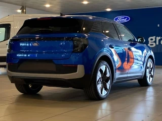 Vista lateral derecho Ford Explorer EV CX740S Km0