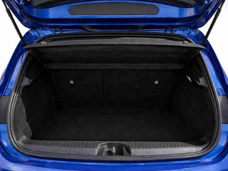 Maletero Renault CLIO Techno TCE de 90 CV con capaciodad de 300 litros.