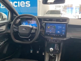 Volante y pantalla central Ford Puma ST-Line MHEV Km0