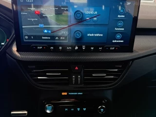 Pantalla multimedia Ford Kuga ST-Line X PHEV nuevo
