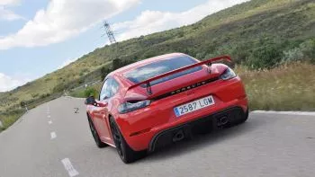 Probamos el Porsche 718 Cayman GT4 en carretera, ¿domesticable o indomable?