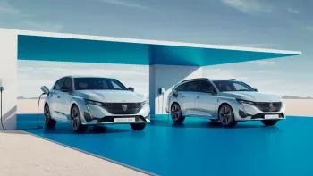 Nuevo Peugeot e-308: la versión eléctrica debuta con más de 400 km de autonomía