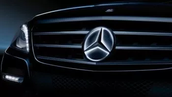 14.10.2013. LA ESTRELLA DE MERCEDES-BENZ TAMBIÉN PODRÁ ILUMINARSE