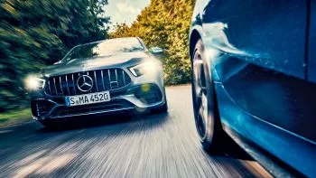 Mercedes AMG A45-S VS BMWM135i: revolución compacta