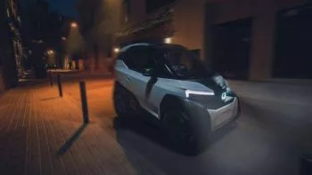 Silence lanza su primer vehículo eléctrico, el primer coche con baterías extraíbles