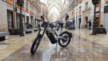 Prueba Bultaco Albero 2017, lo mejor de dos mundos para divertirte en la ciudad
