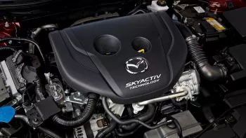 ¿Adiós a las bujías? Mazda lanzará en 2018 un motor gasolina que no las necesita