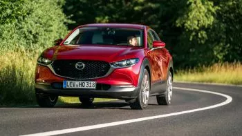 Prueba Mazda CX-30, dinámico como el CX-3 y casi tan espacioso como el CX-5