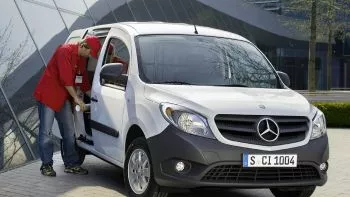 18.04.2012 LA NUEVA MERCEDES-BENZ CITAN: LA SOLUCIÓN PROFESIONAL PARA EL REPARTO URBANO.