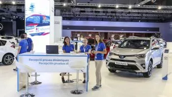 La tecnología híbrida llega al Automobile Barcelona de la mano de Toyota