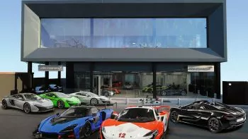Se inaugura el espectacular concesionario McLaren Barcelona, con museo del motorsport incluido