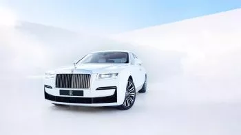 Rolls-Royce Ghost 2020, modernizando la alfombra mágica