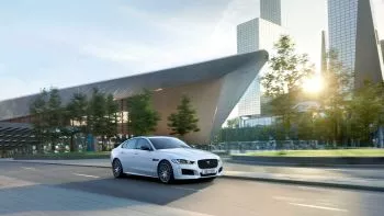 Jaguar XE Landmark Edition, más equipamiento y distinción para la berlina inglesa