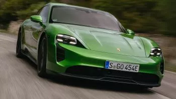 Porsche: innovando en electromovilidad y con pensamiento futurista 