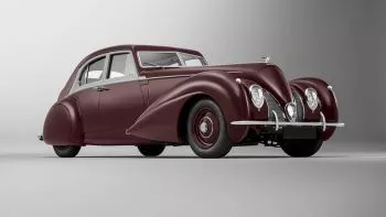 Bentley resucita el Corniche de 1939, el eslabón perdido