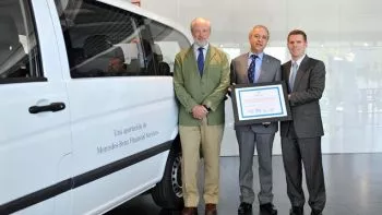 11.07.2012 “DÍA DE LA SOLIDARIDAD” EN MERCEDES-BENZ FINANCIAL SERVICES, UNA DE LAS EMPRESAS DEL GRUPO DAIMLER EN ESPAÑA.