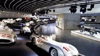 EL MUSEO VIRTUAL DE MERCEDES-BENZ