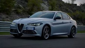 Alfa Romeo Giulia 2023: revolución tecnológica con auténtico estilo italiano