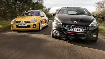 ¿Con cuál te quedas? Peugeot 208 GTi (2015) o Renault Clio V6 (2003)