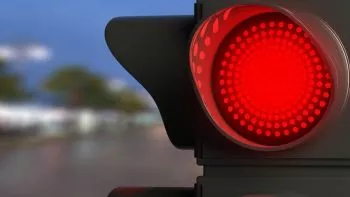 ¿Cuál es la multa por saltarse un semáforo?