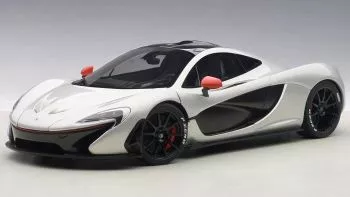 Cuatro tamaños para el McLaren P1 de Autoart
