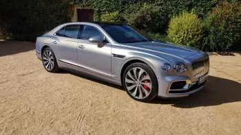 Bentley Barcelona presenta el nuevo Flying Spur con la celebración del centenario de la marca