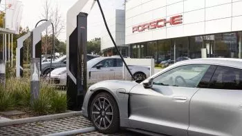 Porsche inaugura la estación de carga de coches eléctricos más potente de España