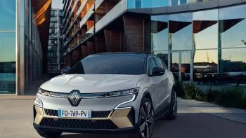 Renault Megane E-Tech Electric, el compacto se vuelve crossover eléctrico