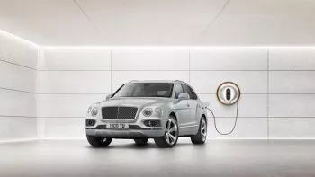 Bentayga Hybrid, el primer Bentley que se enchufa es una realidad