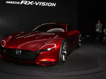 Mazda afirma que sus vehículos autónomos siempre ofrecerán un volante