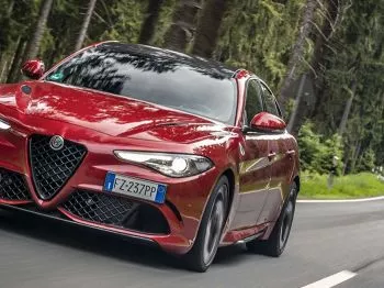 Alfa Romeo Giulia Quadrifoglio elegido "Coche deportivo del año”