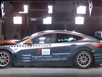 El Tesla de carreras eléctrico Model S P100D supera el «crash test» oficial de la FIA