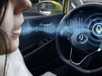Mayor potencia y velocidad: Volkswagen sube de nivel el control por voz del Golf