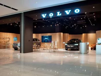 Volvo Cars se prepara para su futuro 100% eléctrico con alianzas transformadoras en Oriente Medio