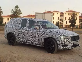 El Volvo XC90 2015 continúa en pruebas, ahora con diferente camuflaje