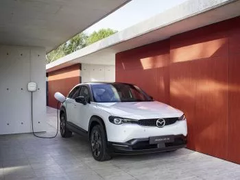 Mazda e Iberdrola firman un acuerdo de colaboración para impulsar la movilidad eléctrica ante el próximo lanzamiento del Mazda MX-30